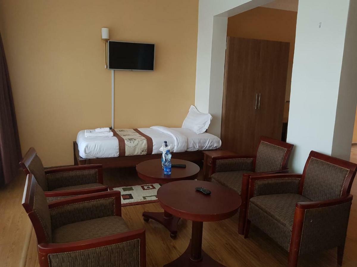 Esikar Gardens Hotel Narok Exterior foto